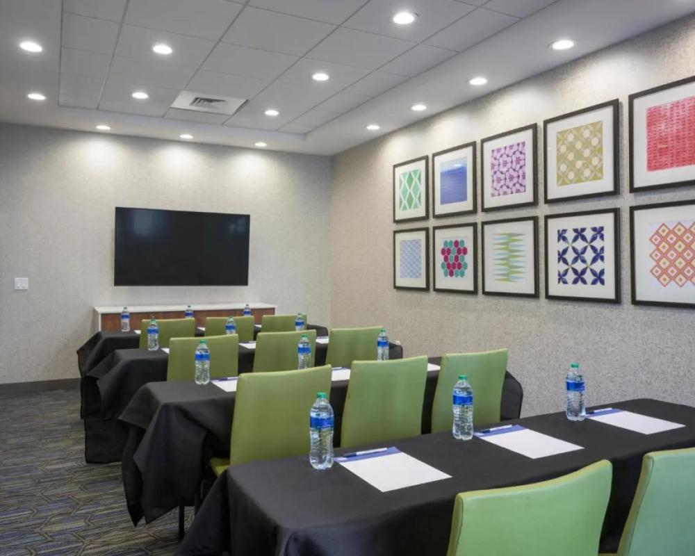 фото Holiday Inn Express & Suites Phoenix East - Gilbert by IHG