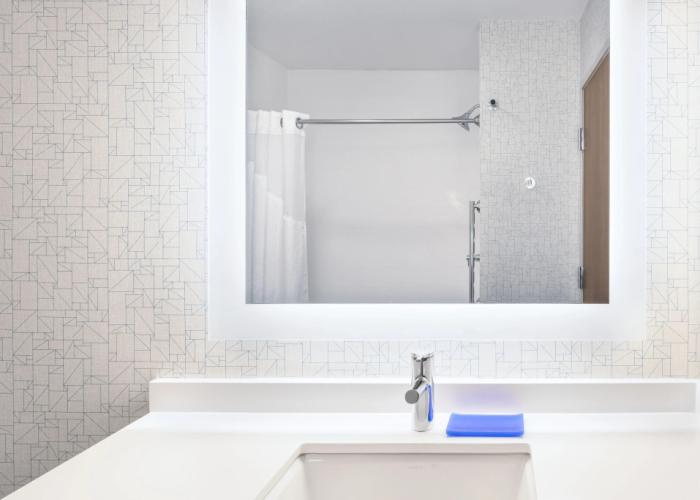 Holiday Inn Express & Suites Phoenix East - Gilbert by IHG