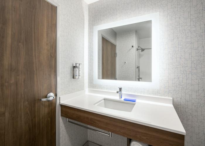 Holiday Inn Express & Suites Phoenix East - Gilbert by IHG