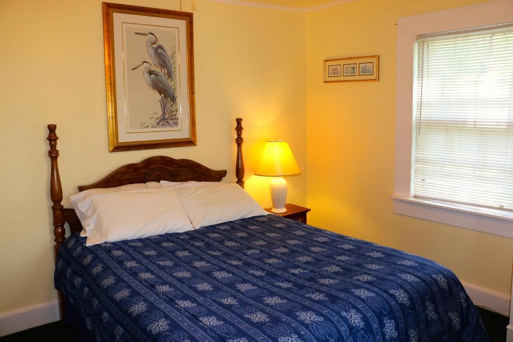 Boundary Waters Resort & Marina