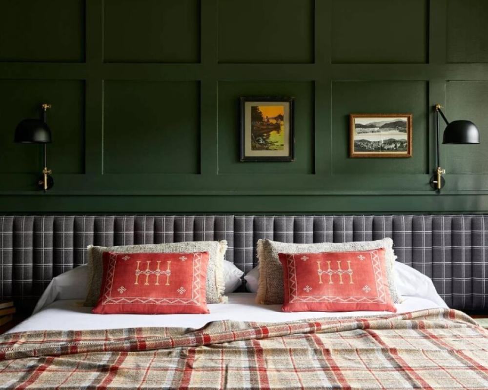 Hunter Lodge, a Bluebird by Lark