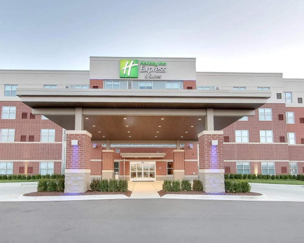 Holiday Inn Express & Suites Plymouth - Ann Arbor Area by IHG