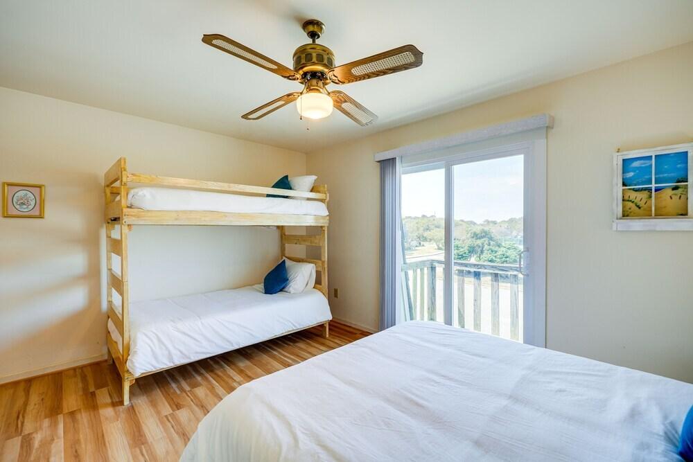 Kitty Hawk Vacation Rental: 1 Mi to Beaches!