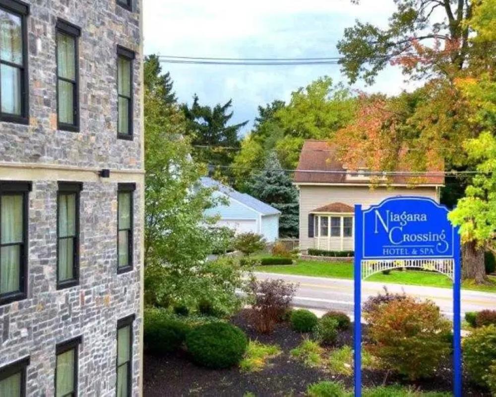 Niagara Crossing Hotel & Spa