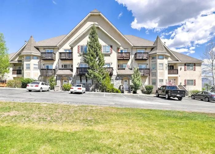 Peaceful Midway Studio w/ Mountain + Golf Views!