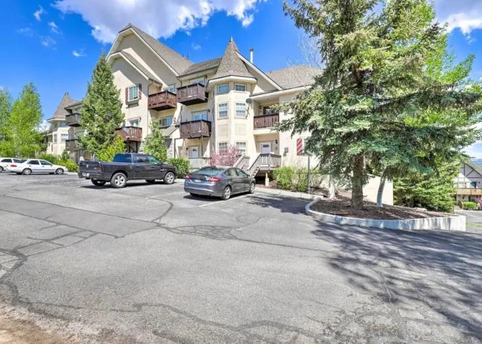 Peaceful Midway Studio w/ Mountain + Golf Views!