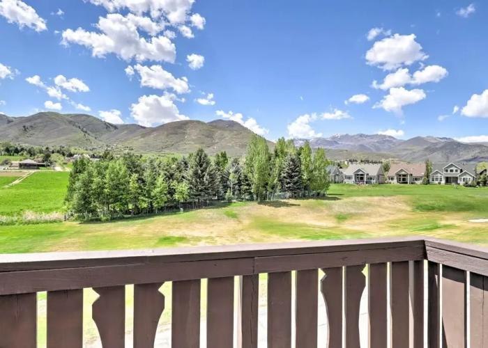 Peaceful Midway Studio w/ Mountain + Golf Views!