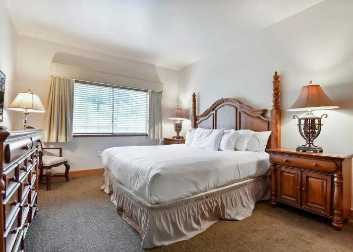 Villa 1041 3 Bed 3 Bath Full Kitchen 3 Bedroom Villa