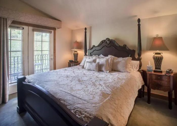 Villas at Zermatt Resort - Condos