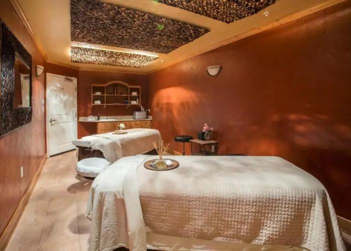 Villas at Zermatt Resort - Condos