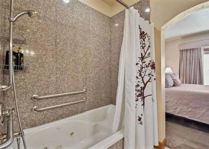 Villa 2057 1 Bed 1 Bath Full Kitchen 1 Bedroom Villa