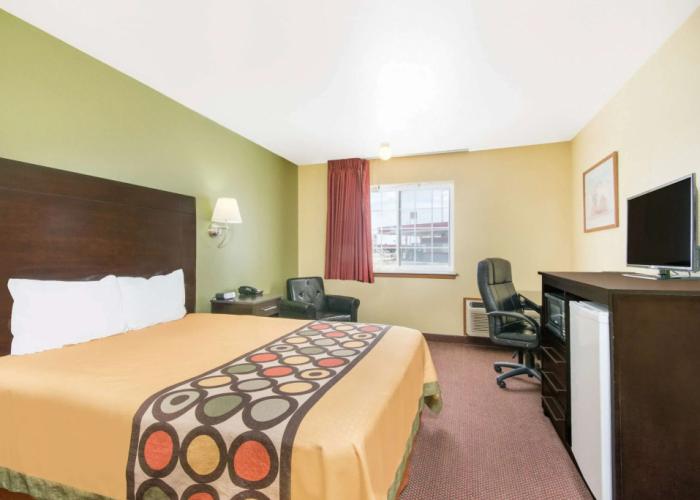 Super 8 By Wyndham Moriarty