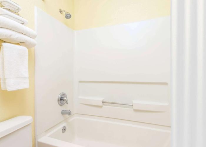 Super 8 By Wyndham Moriarty