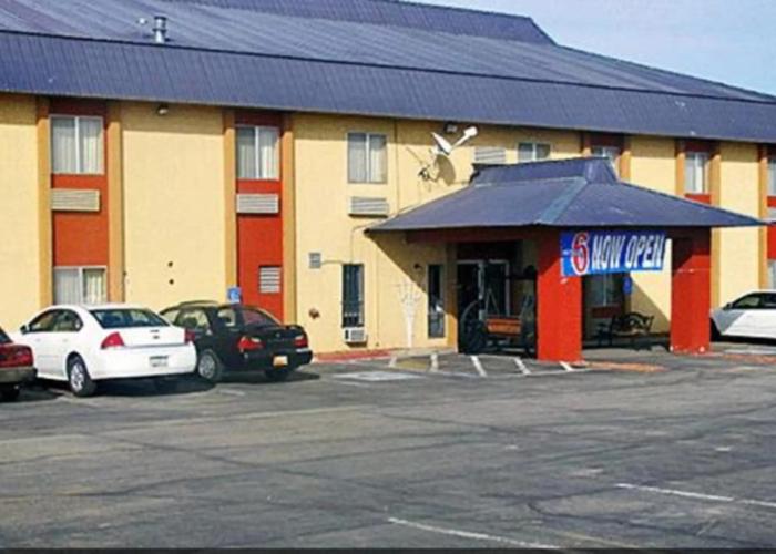 Motel 6 Moriarty, NM
