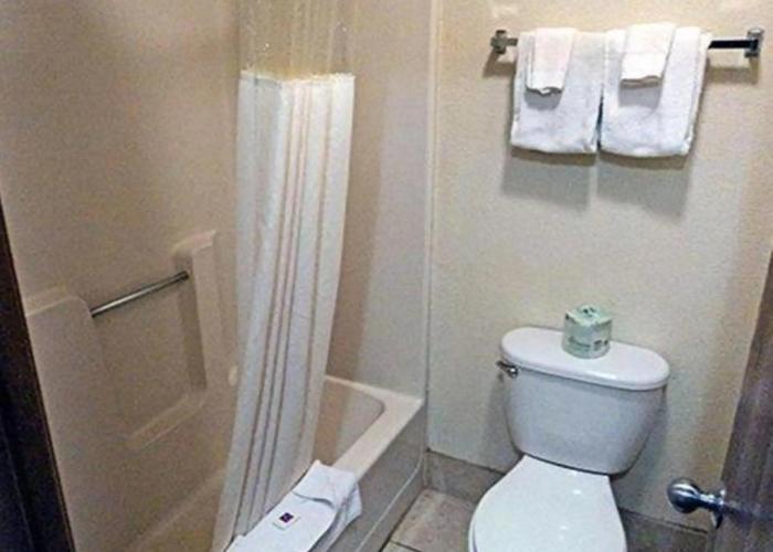 Motel 6 Moriarty, NM