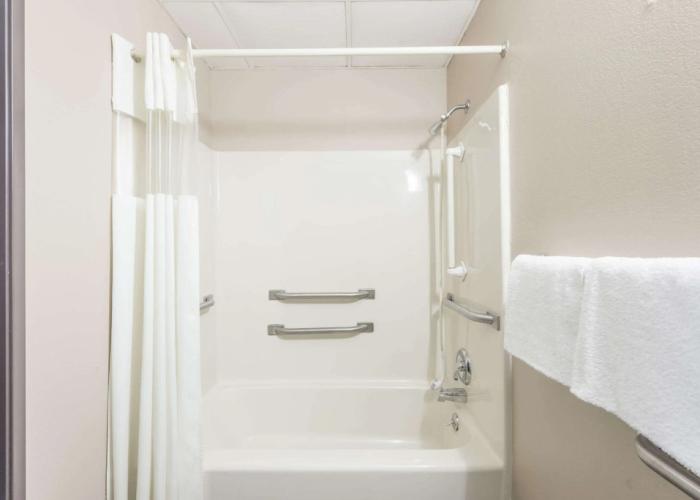 Super 8 by Wyndham O'Fallon MO/St. Louis Area