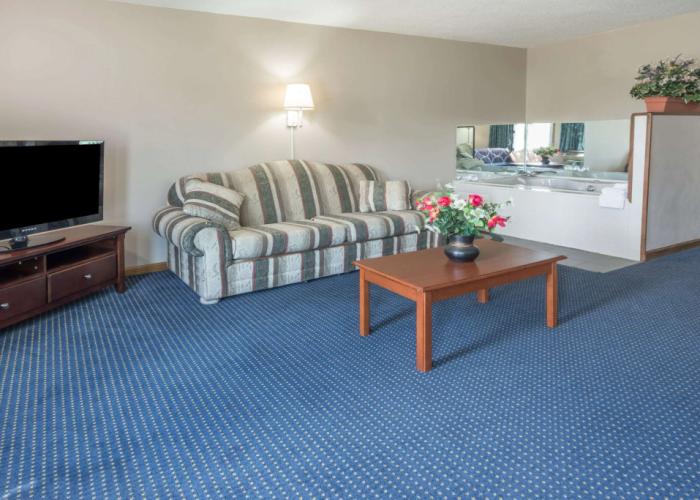 Super 8 by Wyndham O'Fallon MO/St. Louis Area