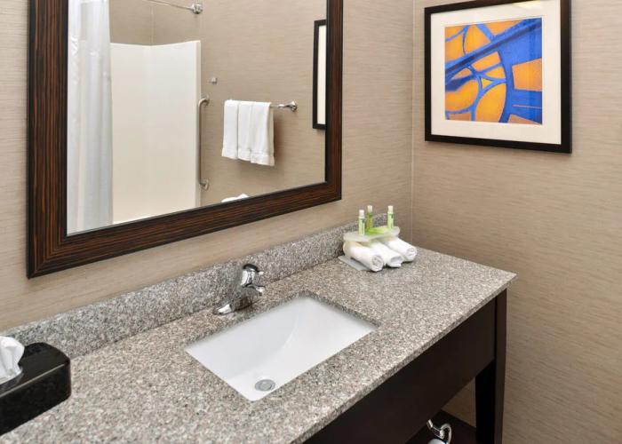 Holiday Inn Express & Suites St. Louis West-O'Fallon