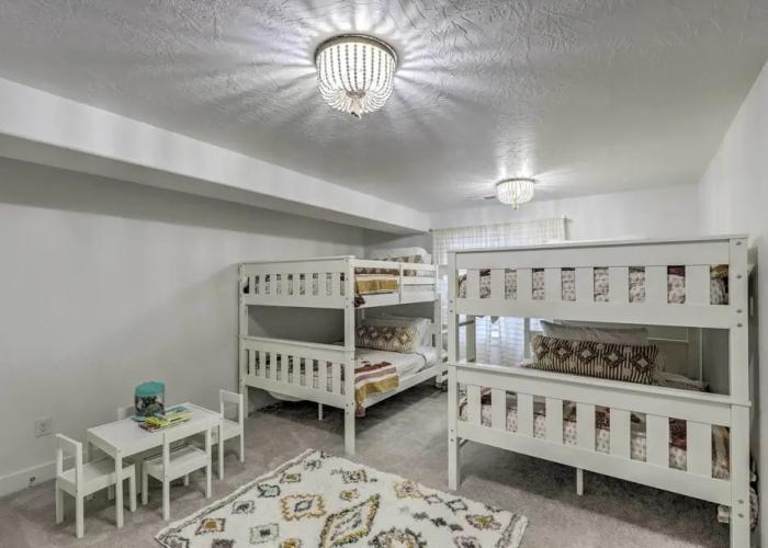 Lovely Vineyard Getaway < 1 Mi to Utah Lake!