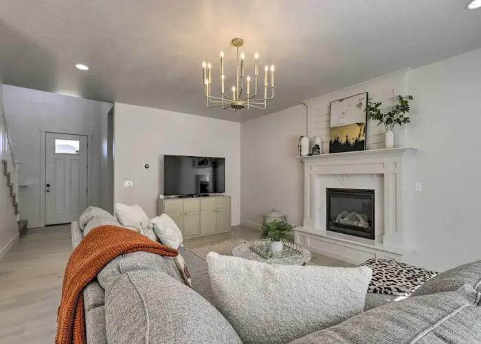 Lovely Vineyard Getaway < 1 Mi to Utah Lake!