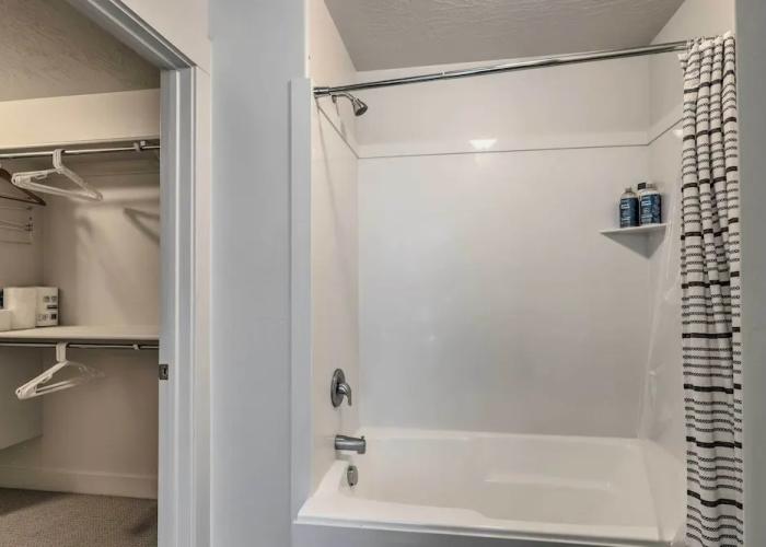 Lovely Vineyard Getaway < 1 Mi to Utah Lake!