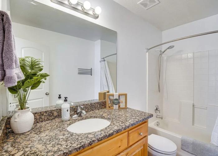 Charming Orem Townhome: 5 Mi to Byu!