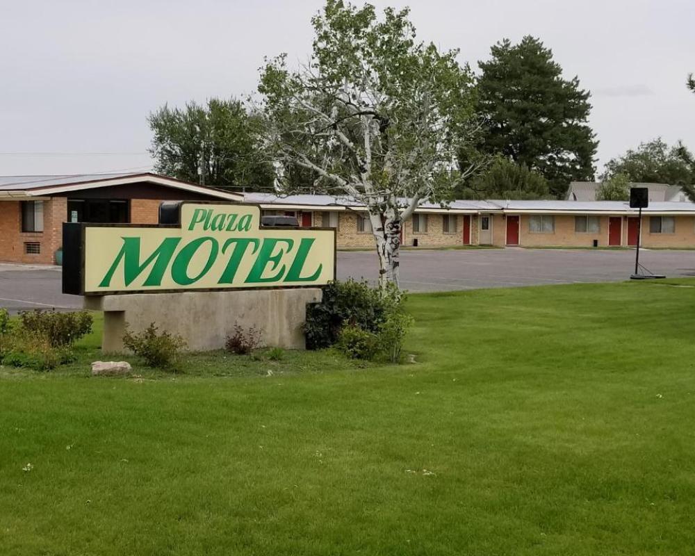 Plaza Motel