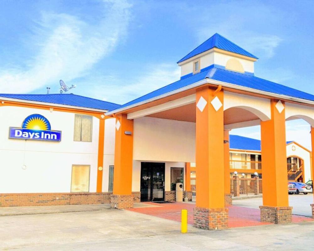 Quality Inn & Suites Decatur - Priceville I-65