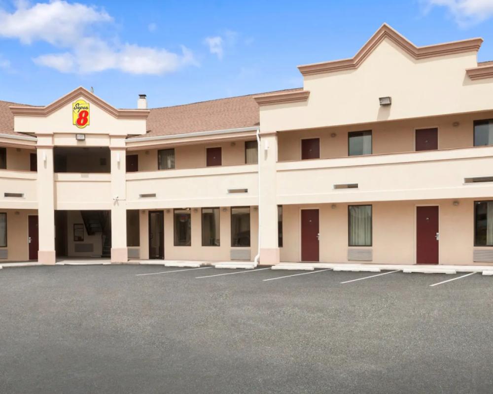 Super 8 by Wyndham Rahway/Newark