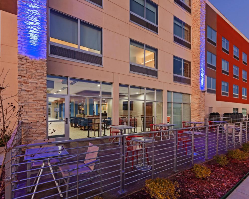 Holiday Inn Express & Suites Tulsa West - Sand Springs by IHG