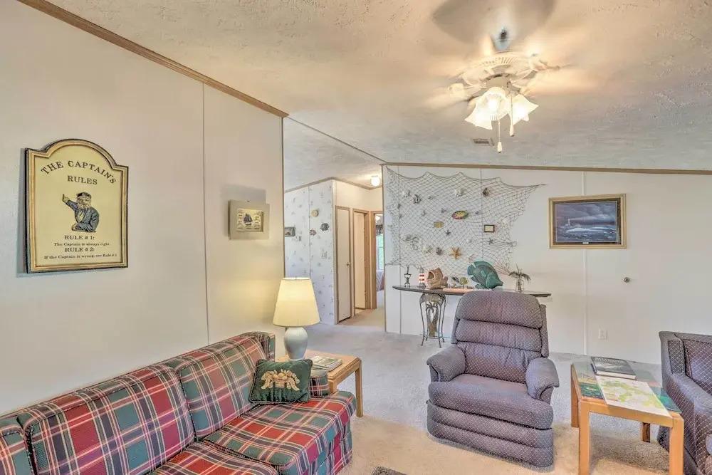 Bright Steinhatchee Home: Proximity to Ocean!