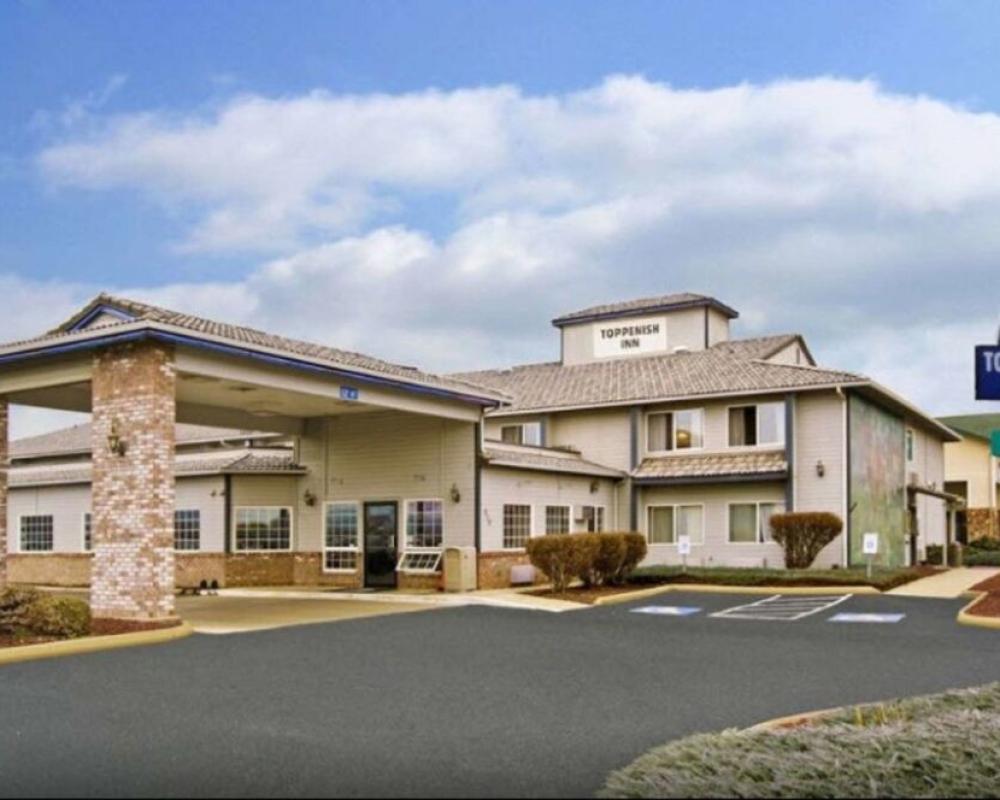 Toppenish Inn and Suites