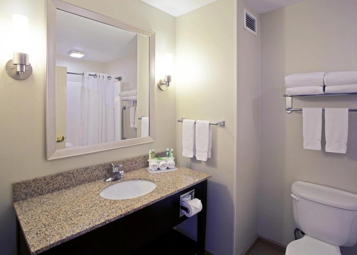 Holiday Inn Express Hotel & Suites Grand Rapids-North by IHG