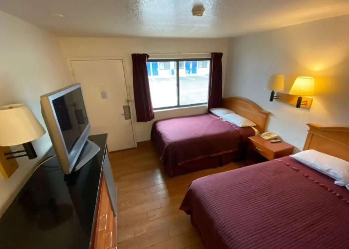 Americas Best Value Inn & Suites-Walker/Grand Rapids North