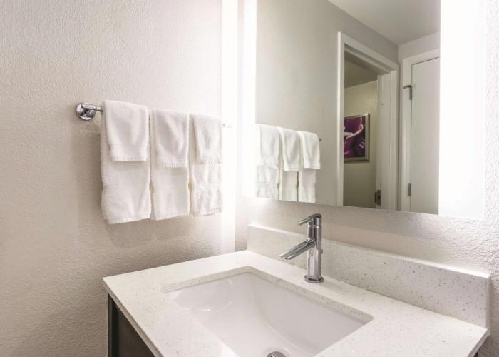 La Quinta Inn & Suites by Wyndham Columbia / Fort Meade