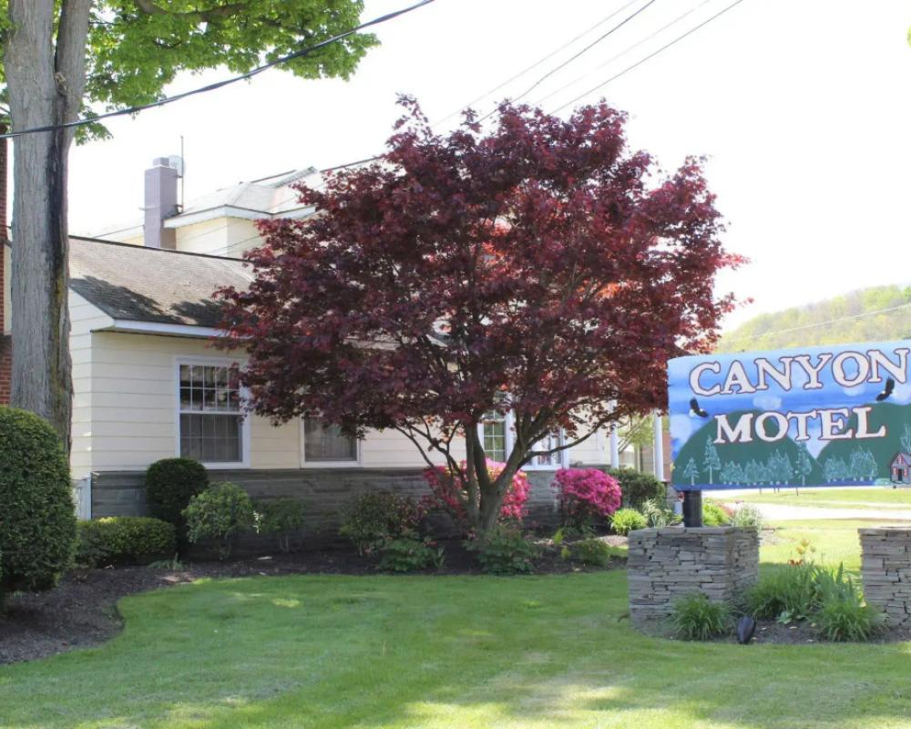 The Canyon Motel