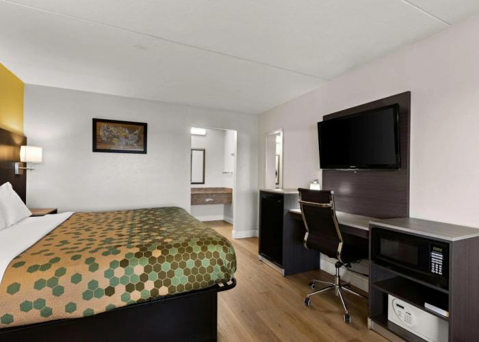 Econo Lodge White Pine Morristown I-81 & I-40 Split