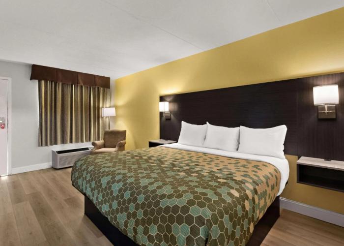 Econo Lodge White Pine Morristown I-81 & I-40 Split