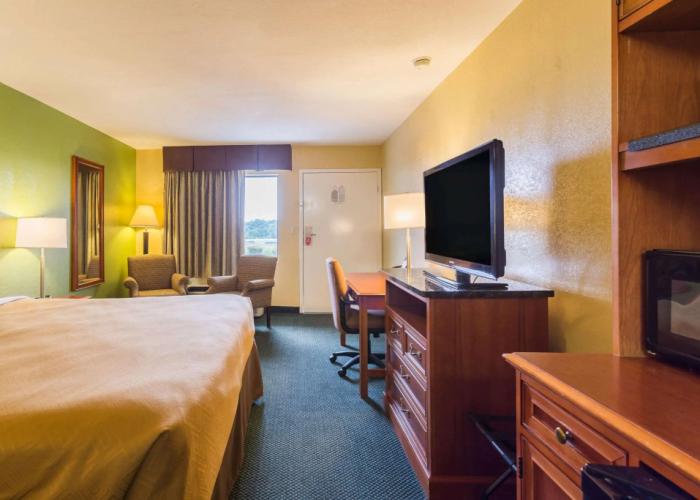 Econo Lodge White Pine Morristown I-81 & I-40 Split