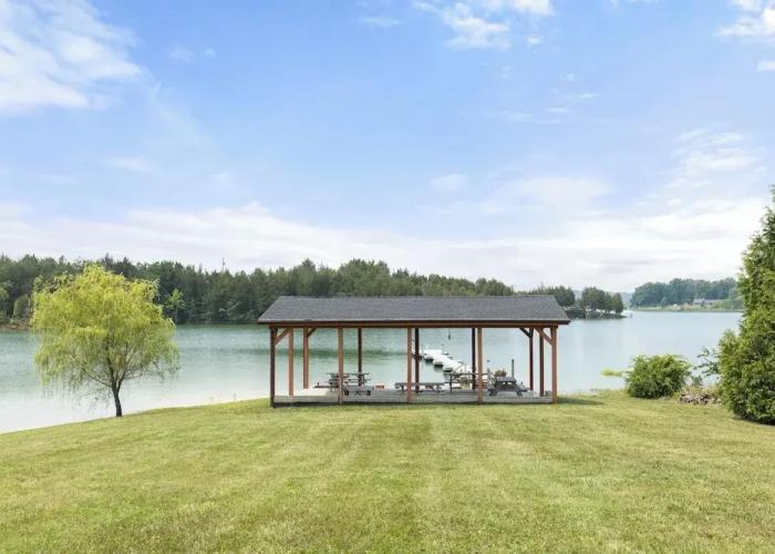 563wonderlnddncb - Wonderland Cove