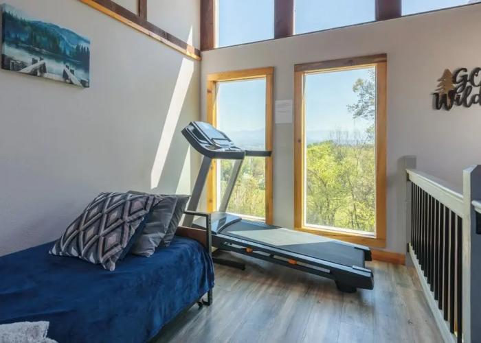 Hot Tub & Mini Golf: Mtn-view Haven in Kodak!