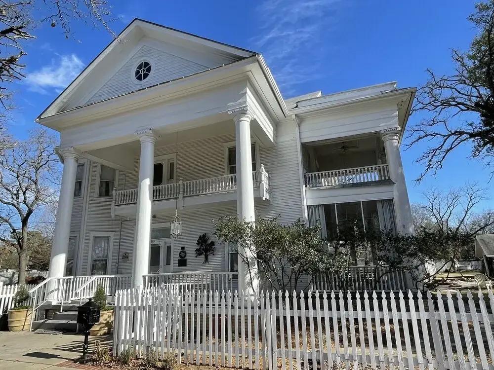 Oaklea Mansion Bed and Breakfast