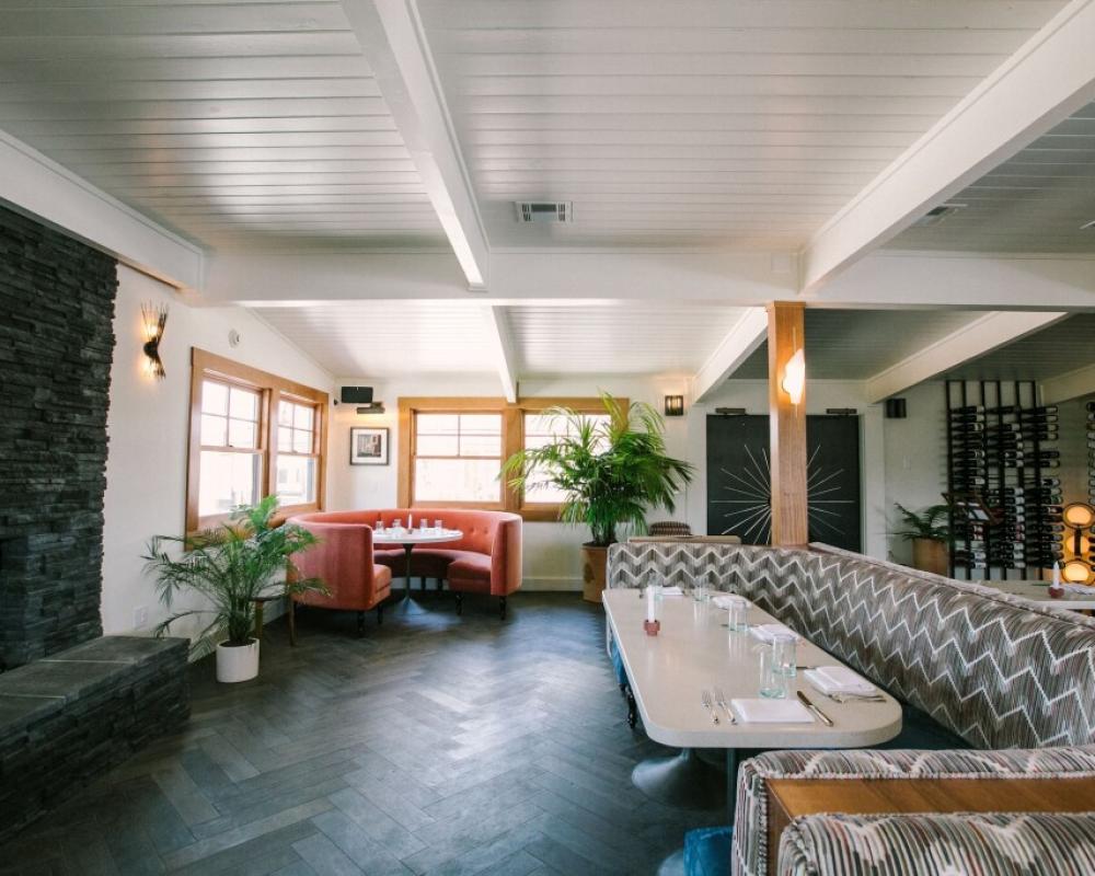 Skyview Hotel - 21 & Over Pool