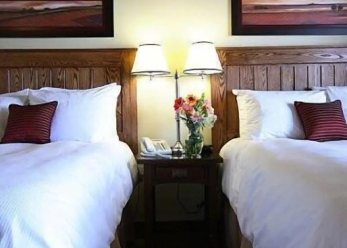 Huff Estates Inn & Winery