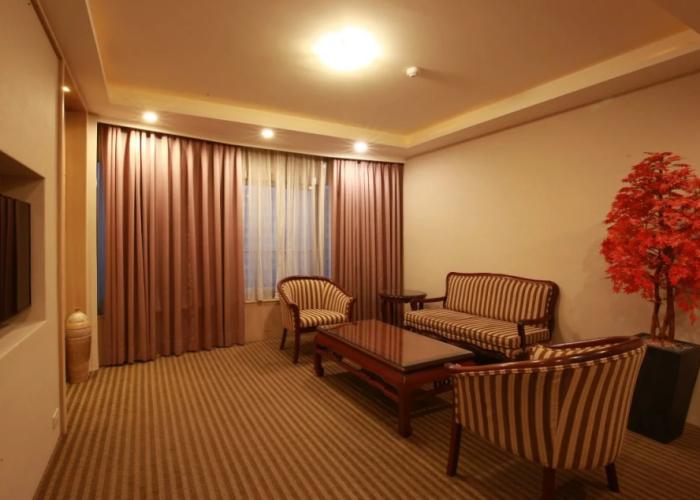 Highness Hotel