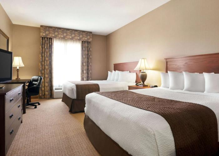 Days Inn & Suites by Wyndham Strathmore