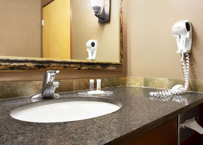 Days Inn & Suites by Wyndham Strathmore