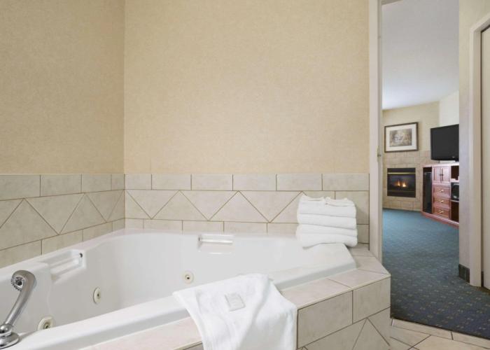 Travelodge by Wyndham Strathmore