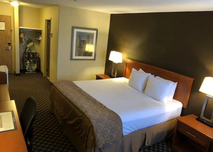 Best Western Strathmore Inn
