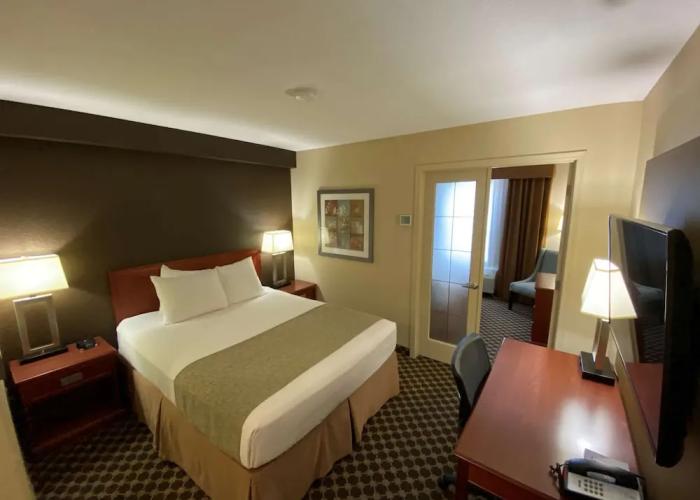 Best Western Strathmore Inn